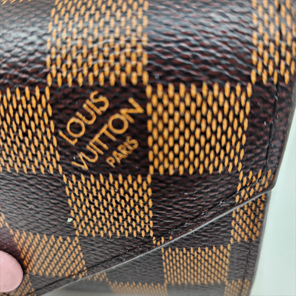 Compact Wallet with Pink Interior (AAZ)